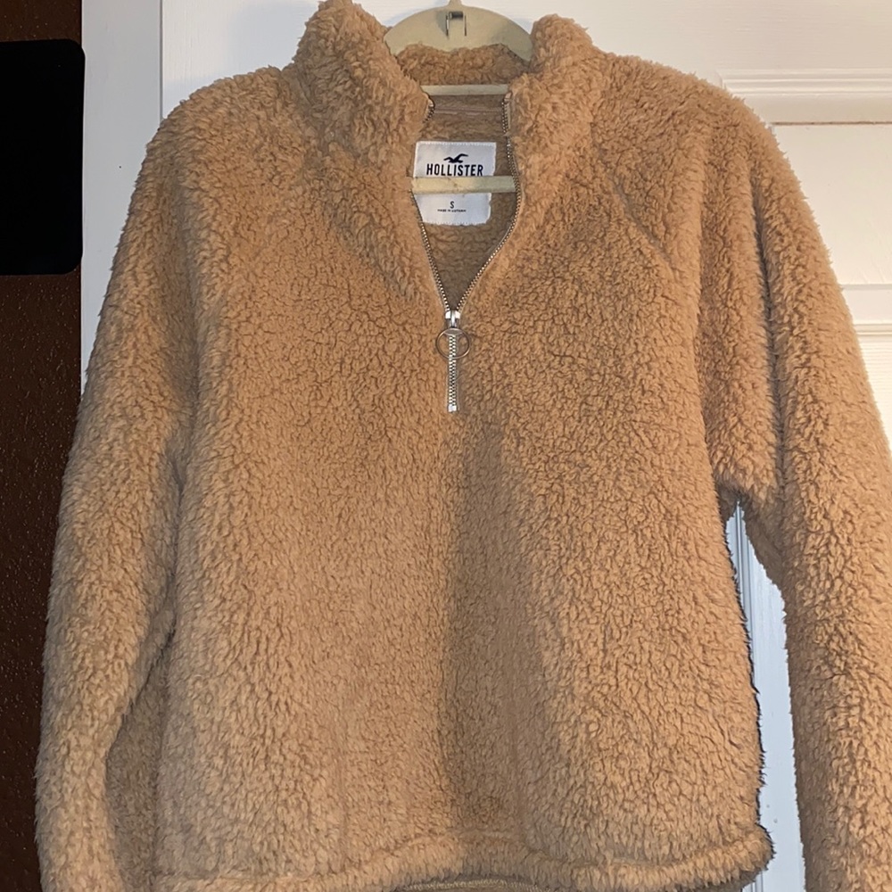 Women’s size Small Hollister sherpa!